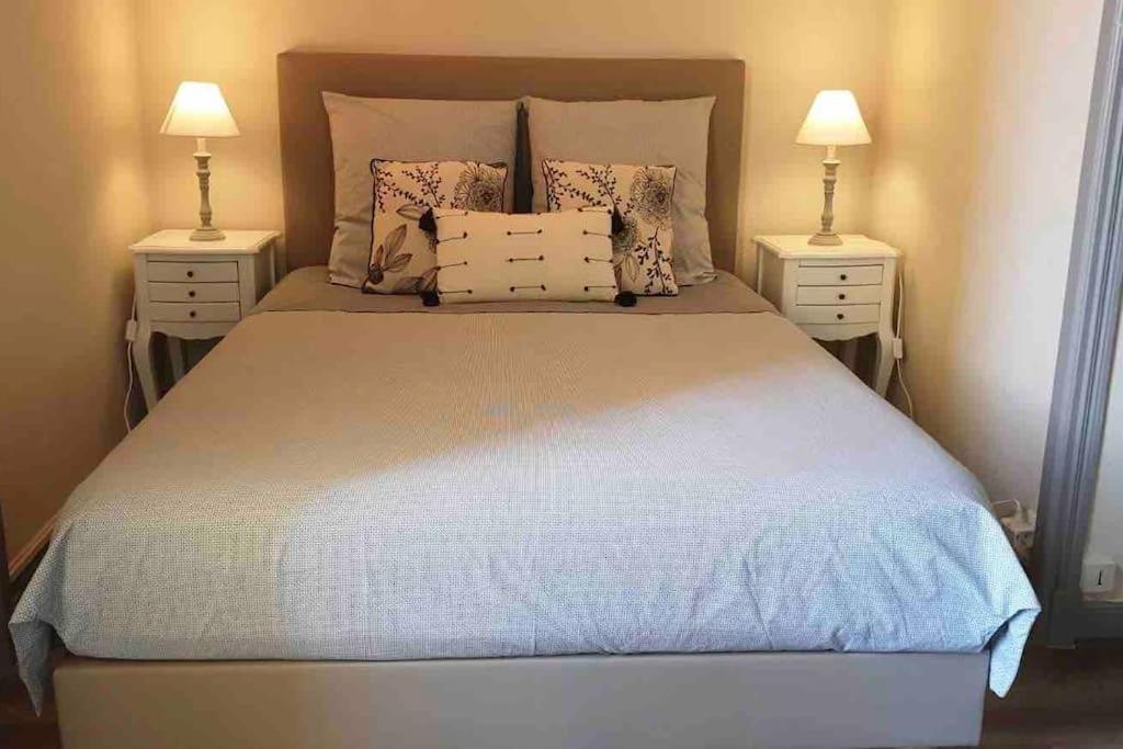 Charming Overlooking A Beautiful Garden Apartamento Niza
